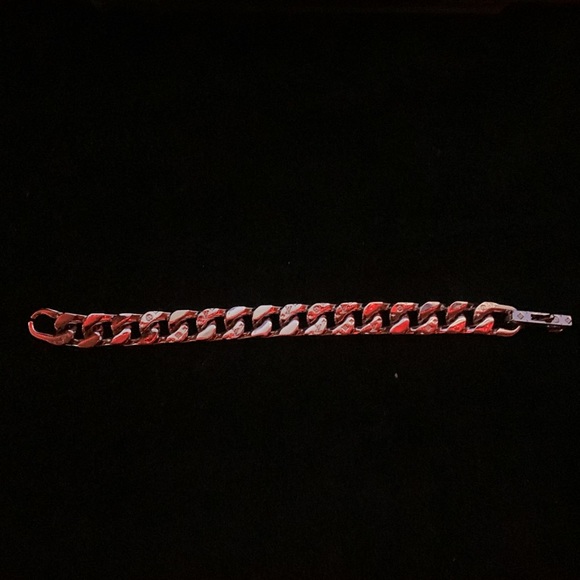 LV Chain Links Bracelet - Picture 4 of 5